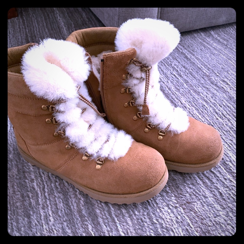 Ugg kids boots. Kids6=women’s 7